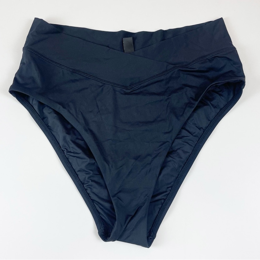 NEW La Blanca Bikini Bottom Womens Size 10 Black Island Goddess Crossover NWOT